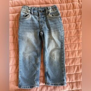 OshKosh Light Wash Classic Cut Jeans in 2T